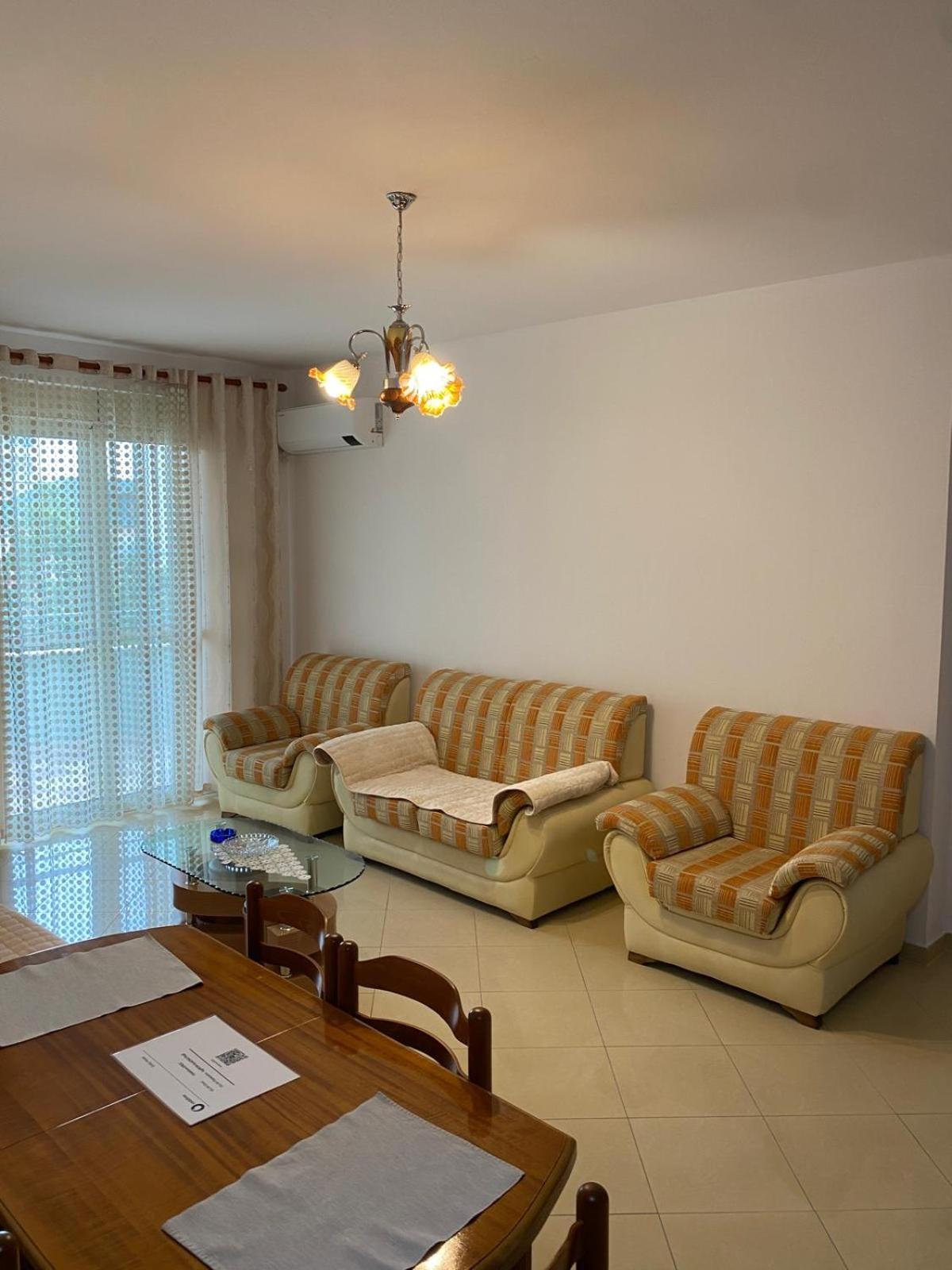 Emily House Apartment Fier Ngoại thất bức ảnh