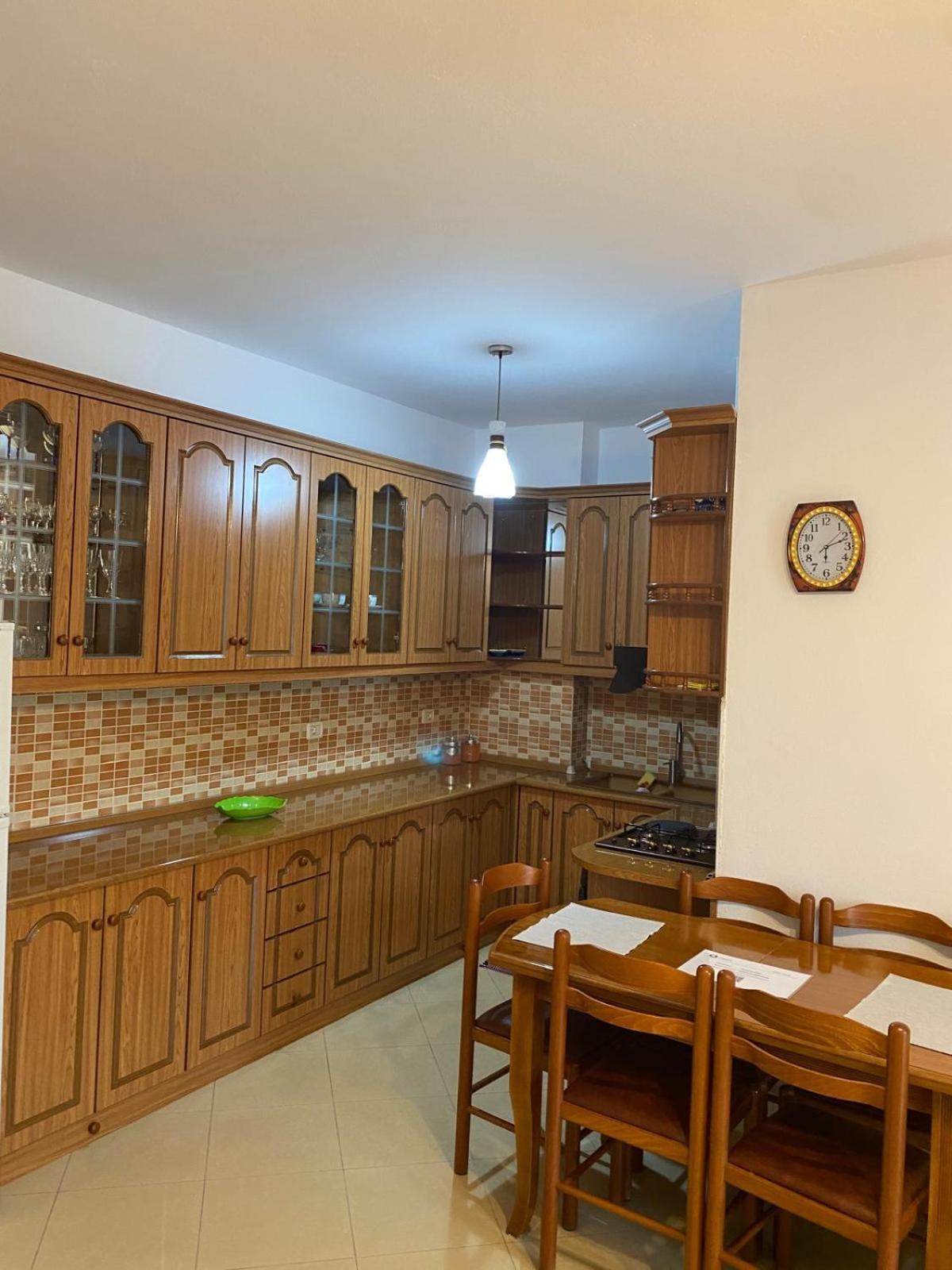 Emily House Apartment Fier Ngoại thất bức ảnh