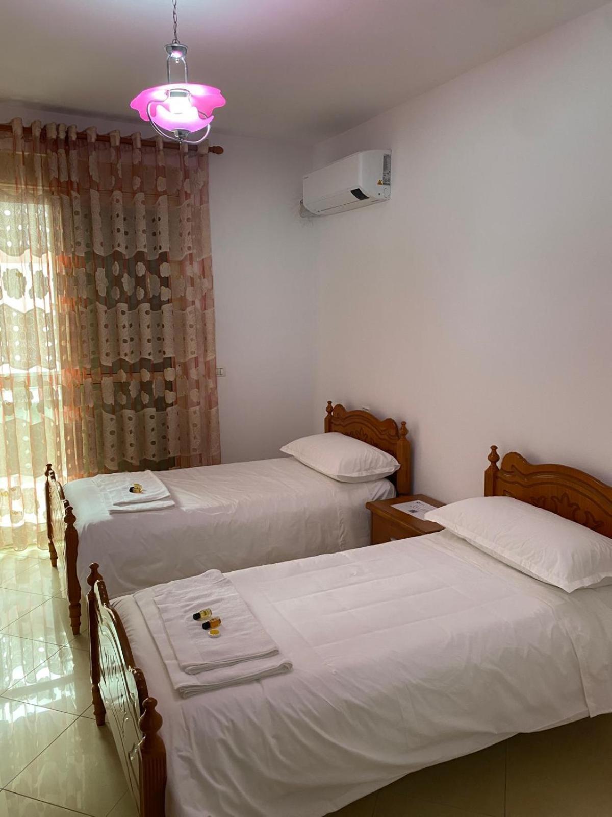 Emily House Apartment Fier Ngoại thất bức ảnh