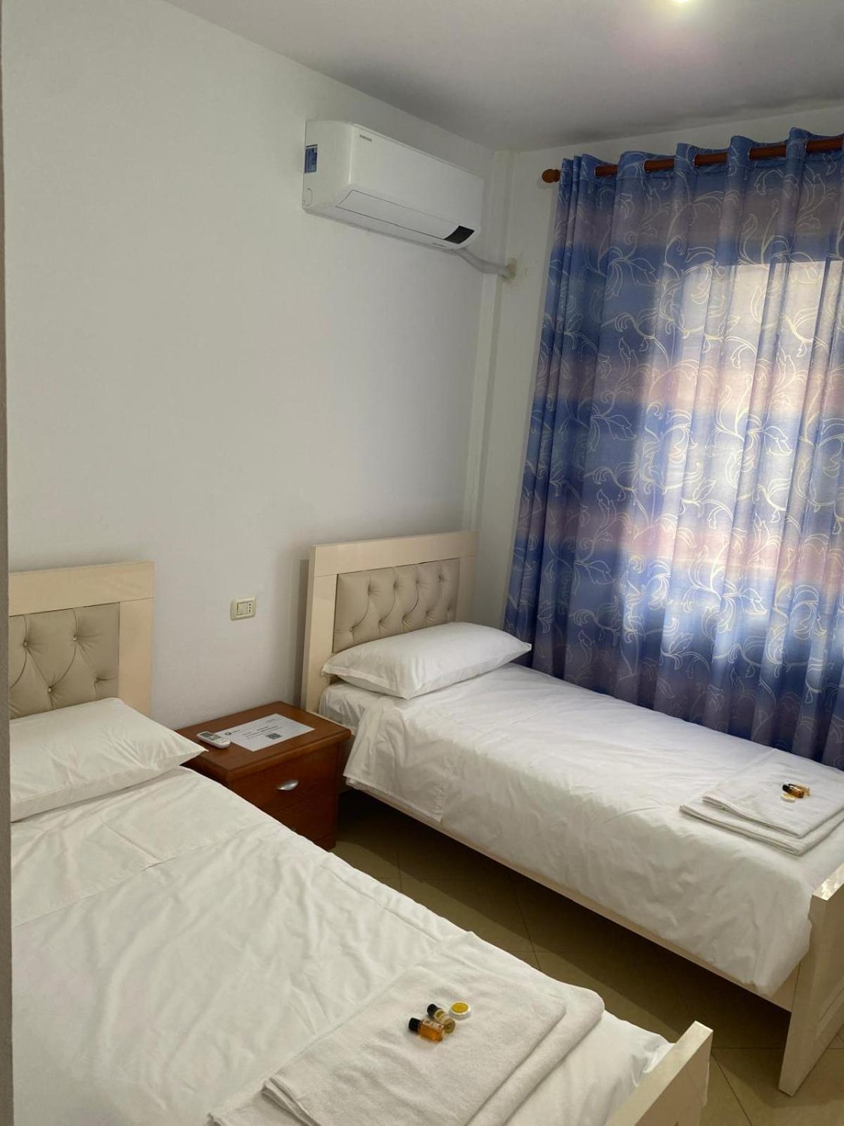 Emily House Apartment Fier Ngoại thất bức ảnh
